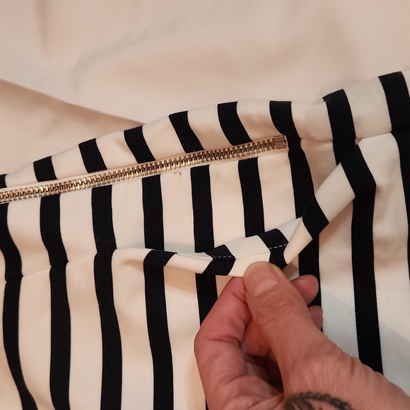 RW & Co High-waisted striped shorts - Picture 2 of 9